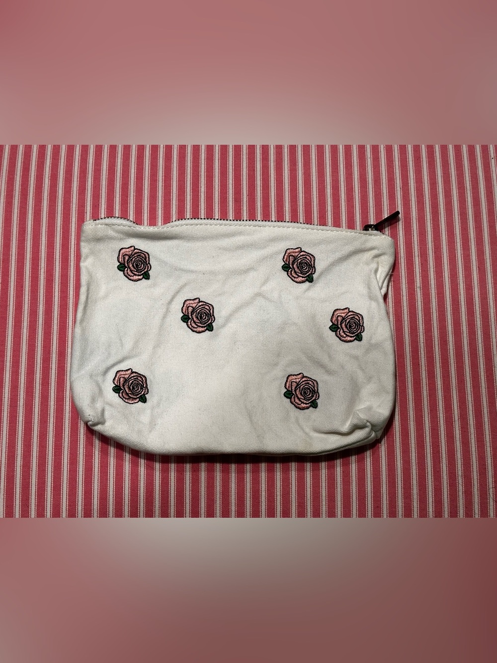 Embroidered Roses Pouch🥀 - Picture 2 of 2